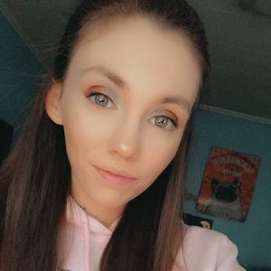 Meet your Posher, Suzanne